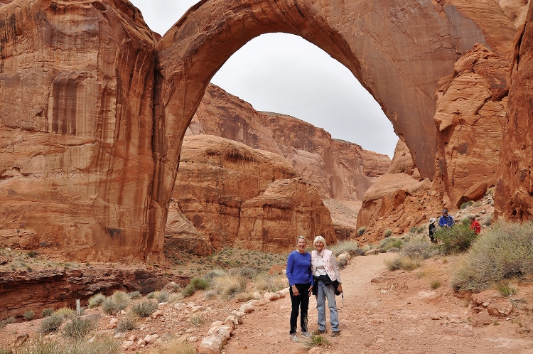 Lake Powell boat tour to Rainbow Bridge